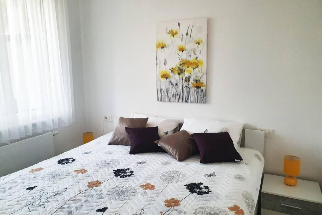 Apartment No.5 *