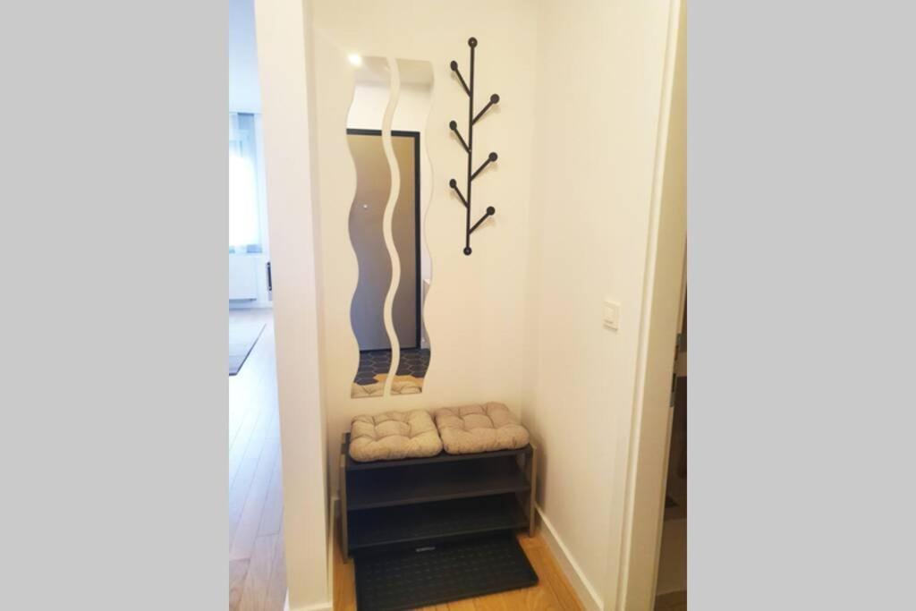 Apartment No.5 *